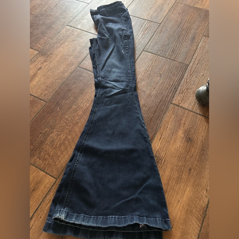 KanCan flare jeans . 3/25